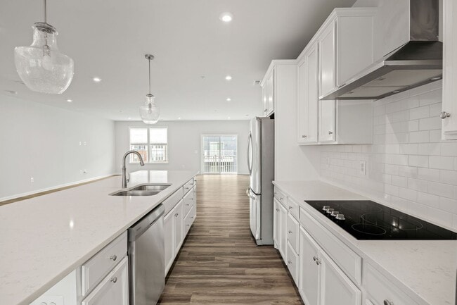 Building Photo - Gorgeous 3 Bedroom Townhome in Henrico!