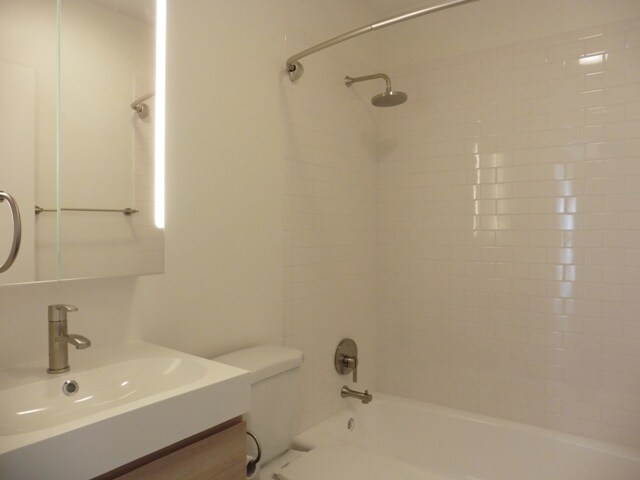 Bathroom - 3829 Glenfeliz Boulevard