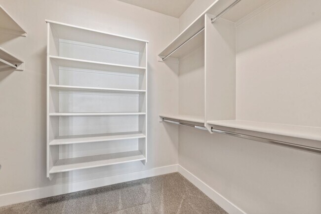 Building Photo - 2 bed 2.5 bath premium upgraded home in 55...
