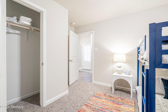 Building Photo - 407 Broussard Hl Dr