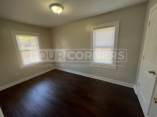 Building Photo - Beautiful 3 Bedroom 2 Bath House