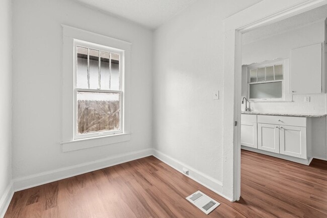 Building Photo - 1609 Jefferson Ave SW