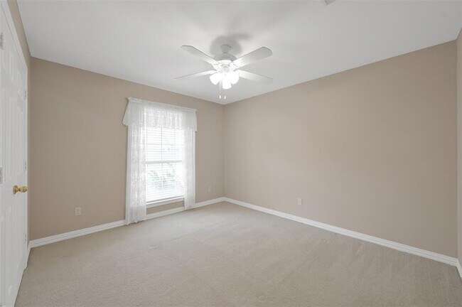 Building Photo - 17222 Leeside Dr