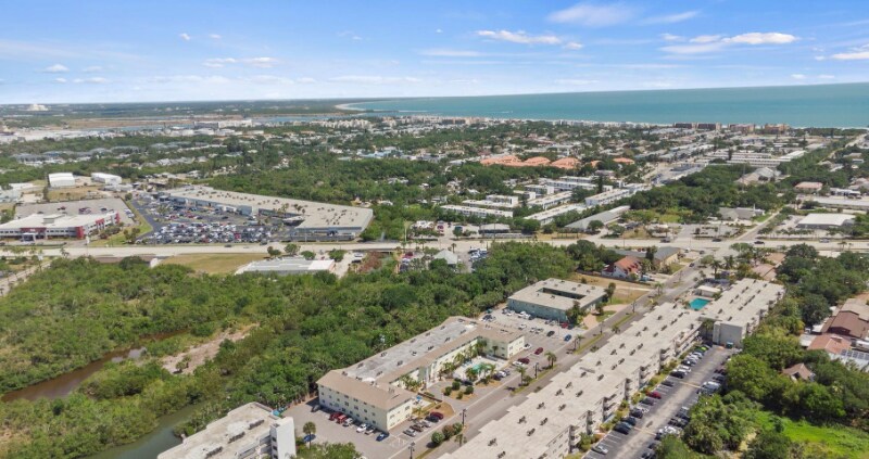 Building Photo - 230 Columbia Dr