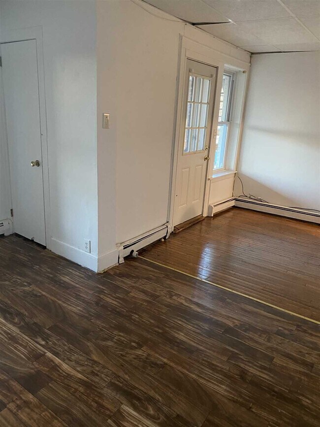 Building Photo - 139 Rombout Ave