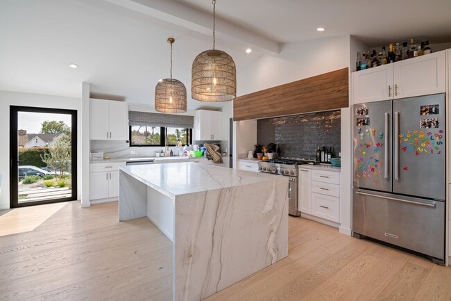 Building Photo - 3116 Calle Fresno