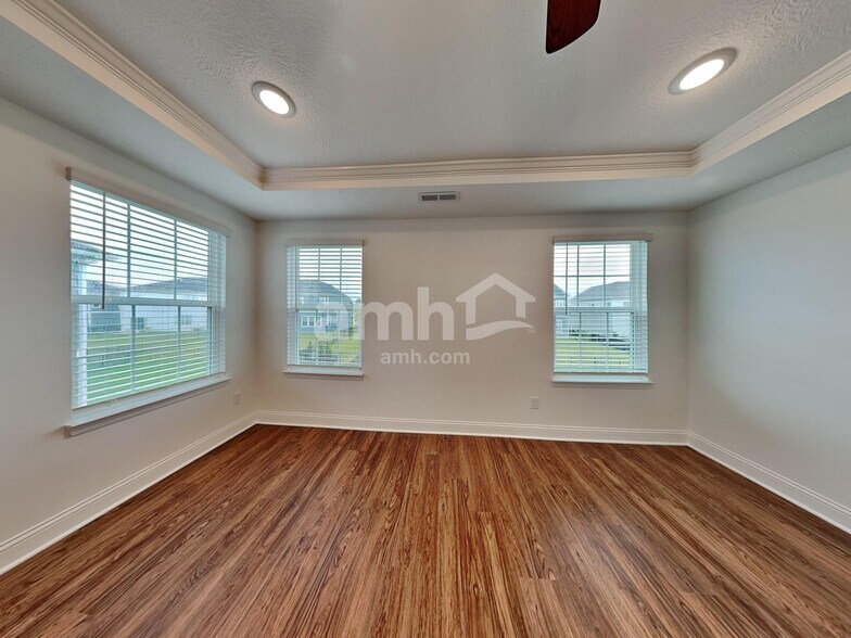 Building Photo - 8393 Merlin Dr