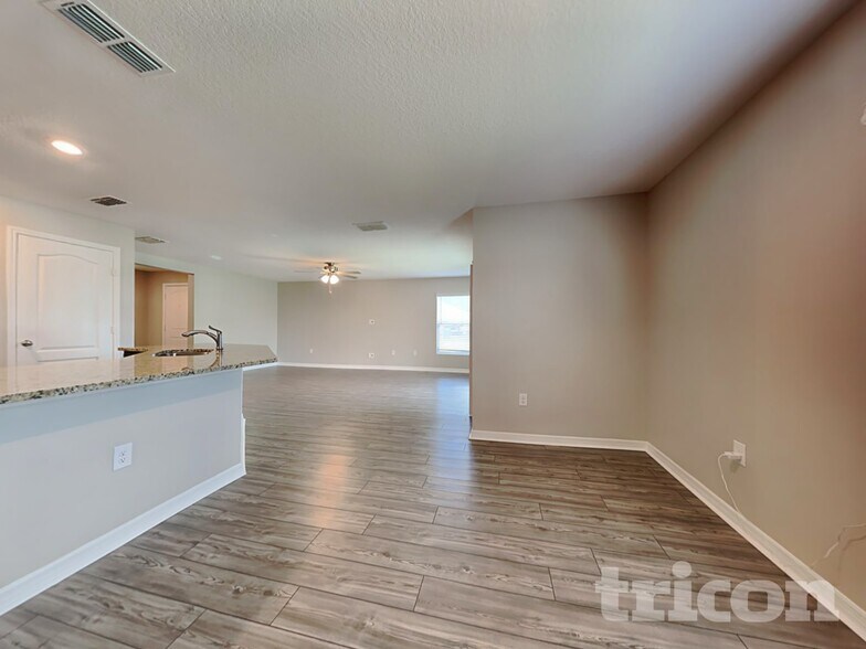 Building Photo - 304 Kensington View Dr