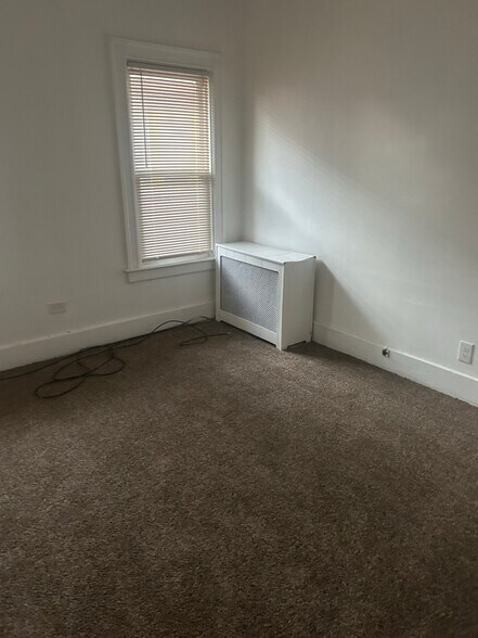 Building Photo - 1929 Calvert Ave