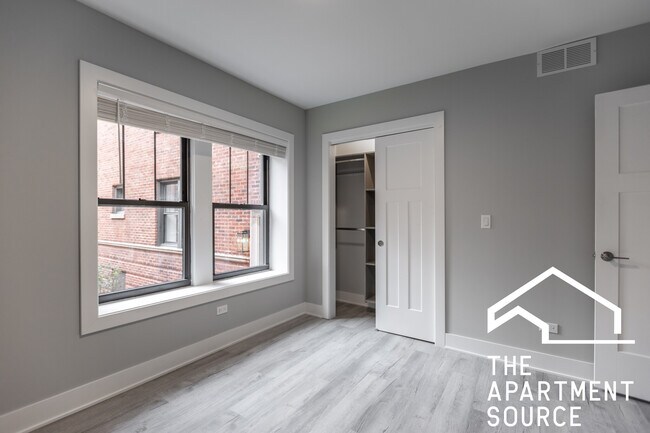 Building Photo - 1137 Oak Ave