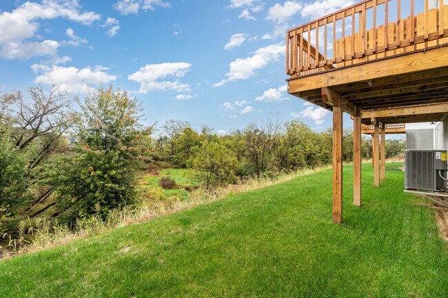 Building Photo - 7870 Briarwood Dr