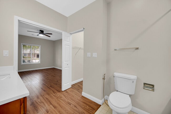 Building Photo - 1661 Commodore Ct