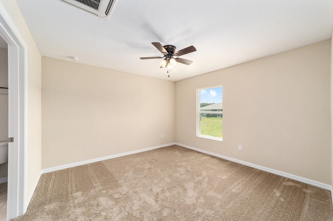 Building Photo - 194 Willow Rd