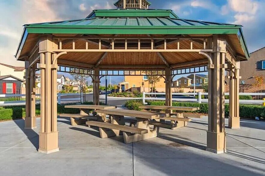 Building Photo - 1676 Gold Medal Ln