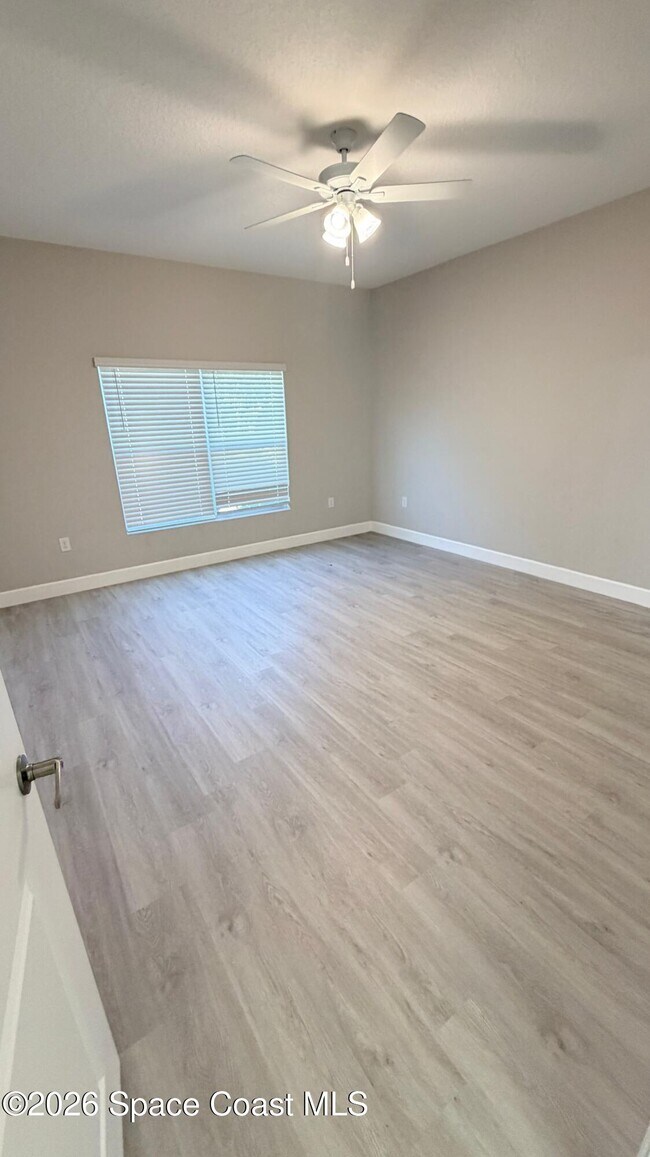 Building Photo - 1318 Saxony Rd SW