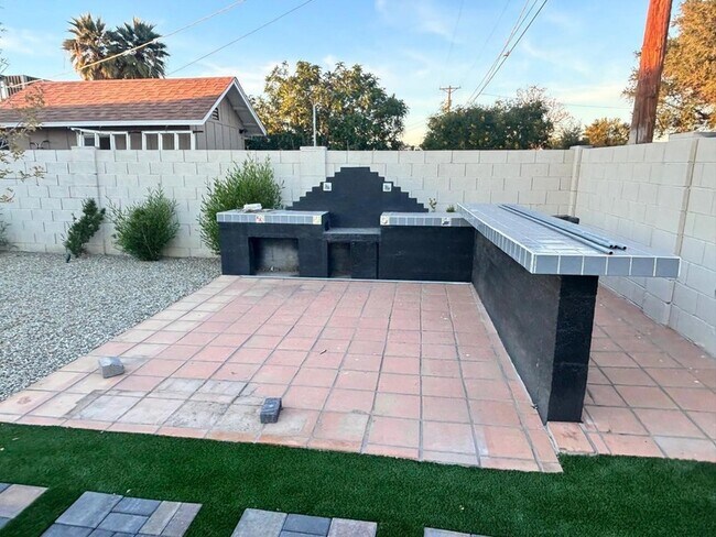 Building Photo - 8233 N 29th Ave