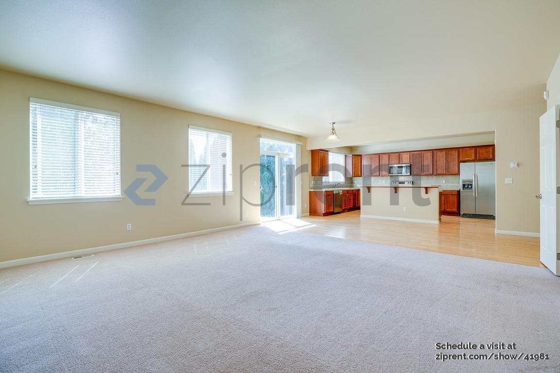 Building Photo - 2344 Pleasanton Ct SE