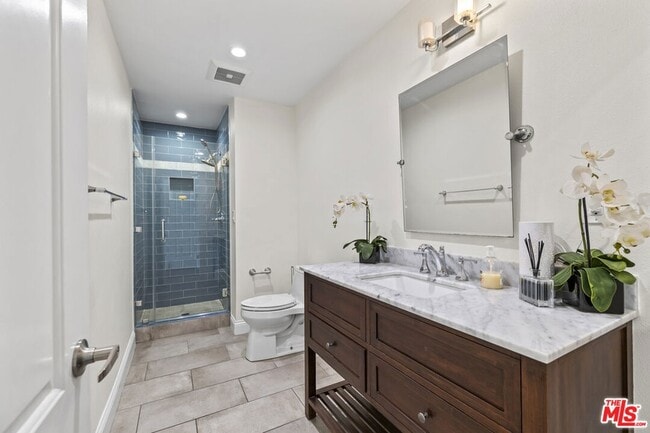 Building Photo - 3804 Vista Linda Dr