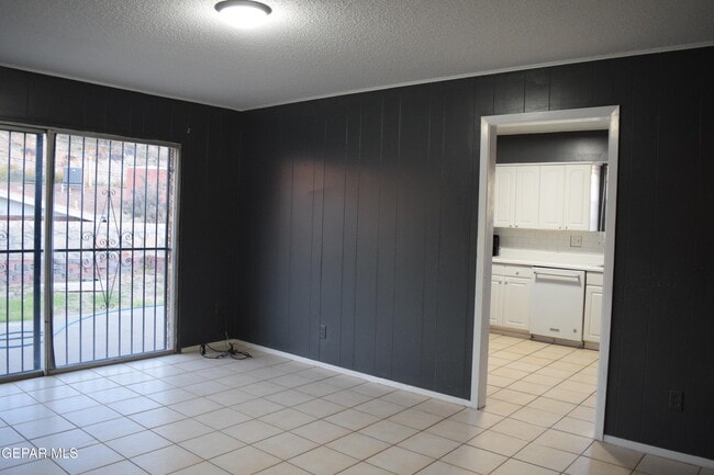 Building Photo - 136 N Festival Dr