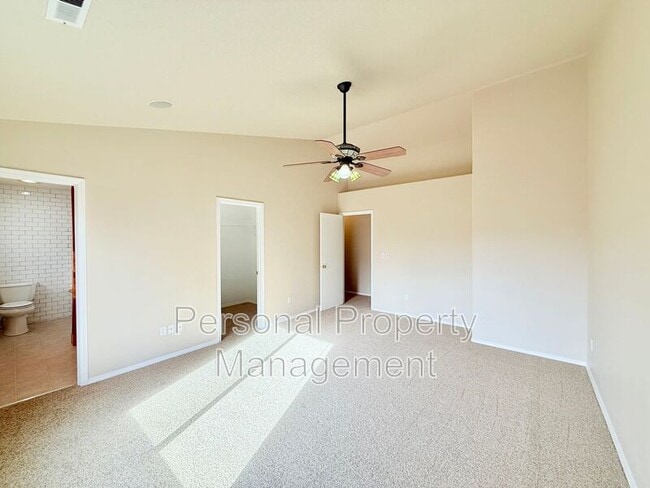 Building Photo - 11117 NE 104th St