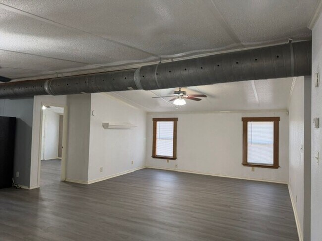 Building Photo - 8824 Old Marlin Rd
