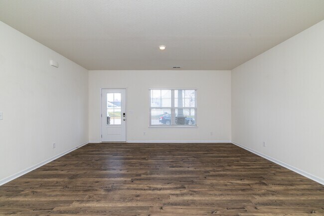 Building Photo - 4714 Willow Bluff Cir