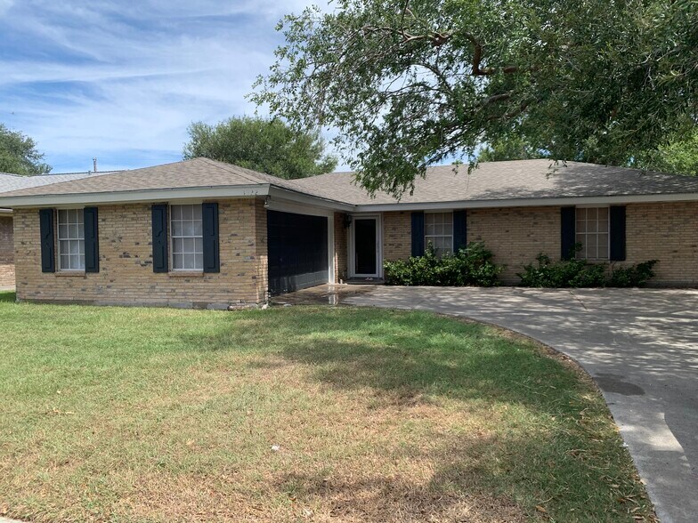 Primary Photo - 3922 Wickersham St