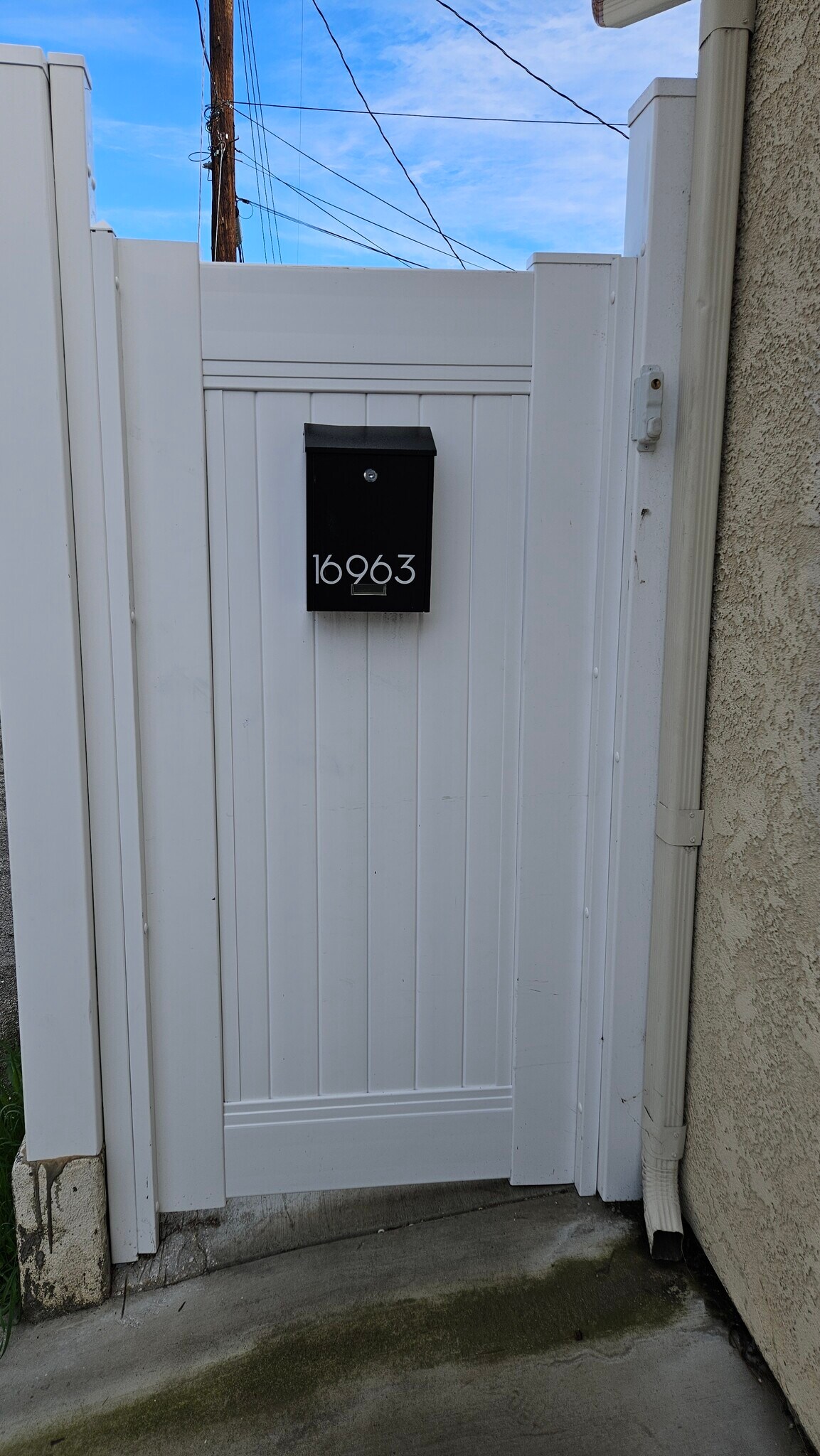 Building Photo - 16963 San Jose St