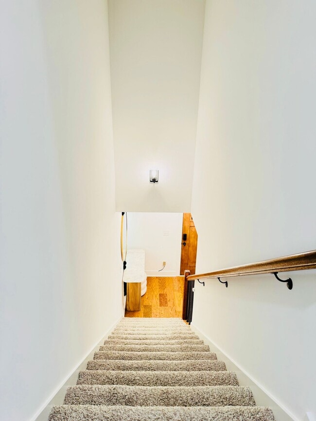 Building Photo - 218 High St