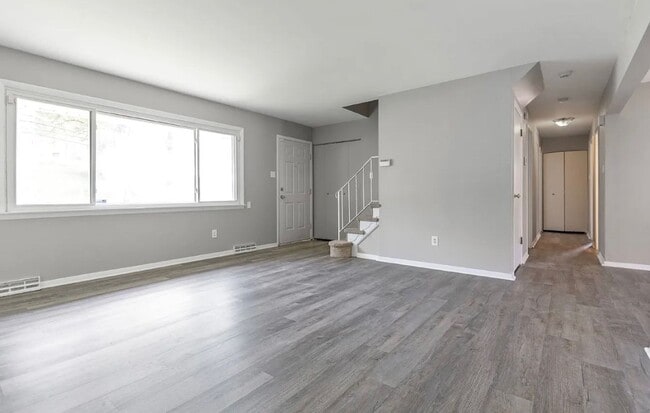 Building Photo - Charming 5 Bedroom/3 Bathroom Home with Large Finished Basement in Catonsville, MD!