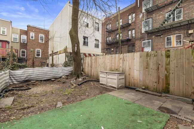 Building Photo - 6008 Tyler Pl