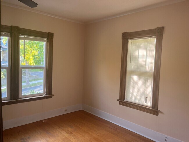 Living Room - 800 Holter St