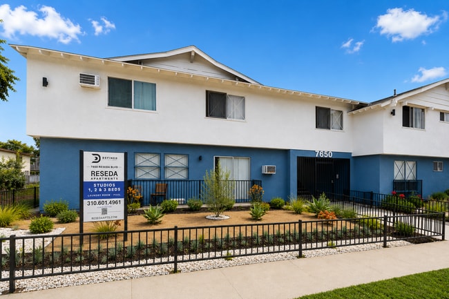 Building Photo - Reseda Apartments | 7650 Reseda Blvd