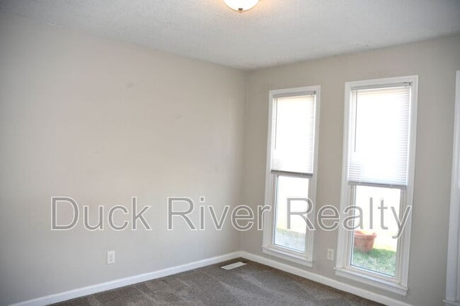 Building Photo - 213 Hunter Dr