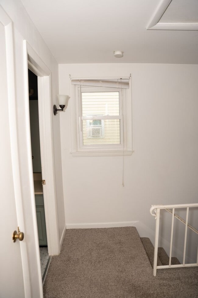 Building Photo - 313 Cherry St