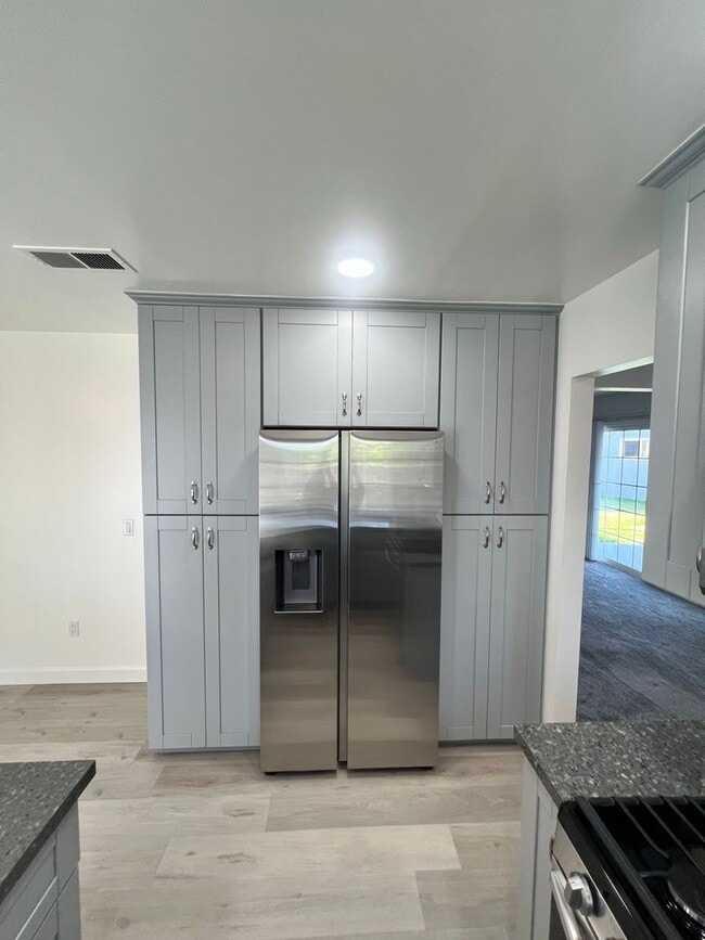 Building Photo - Spacious 2-Story House in Whittier