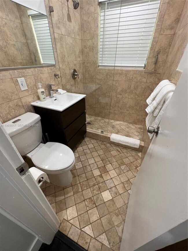 Building Photo - 620 Jefferson Ave