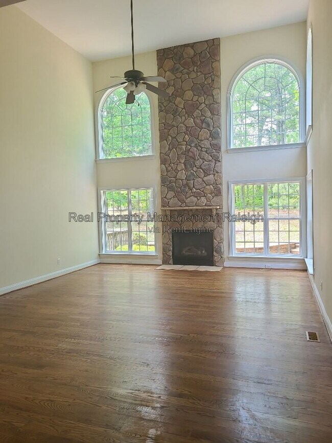 Building Photo - 7801 Kensington Manor Ln