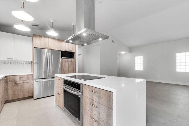 Building Photo - 5212 NW 112th Ct