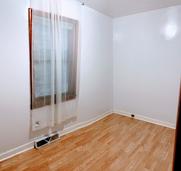 Building Photo - 2934 S Keeley St