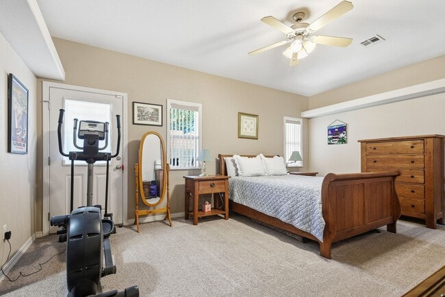 Building Photo - Prestine 4 bedroom home near the Golf Course