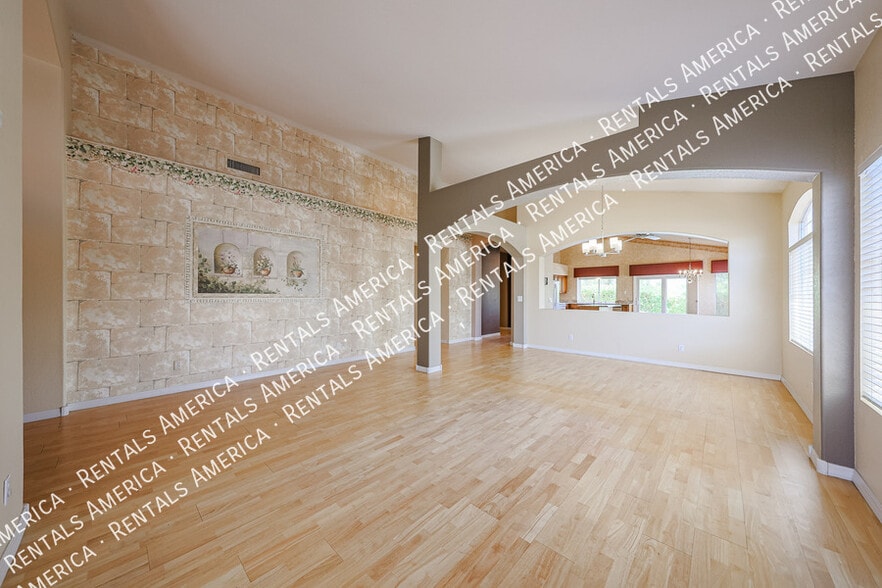 Building Photo - 15237 S 47th Way