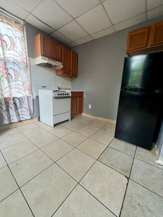 Building Photo - Gorgeous 2-Bedroom Apartment in Darby! Available NOW!