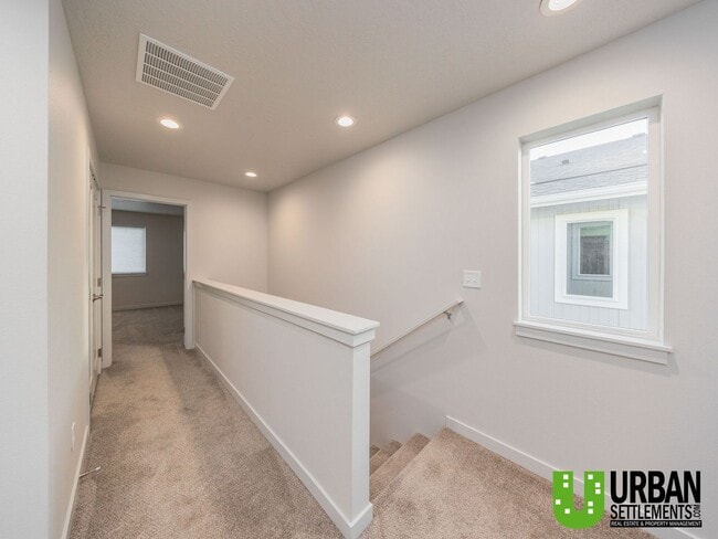 Building Photo - Woodlawn Duplex