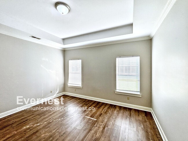 Building Photo - 3-Bedroom, 2-Bathroom Home in a Convenient...