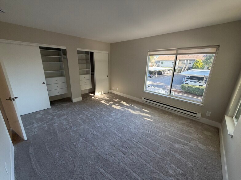 Building Photo - 170 Shoreline Ct