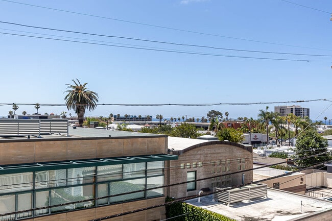 Building Photo - 7726 Ivanhoe Ave