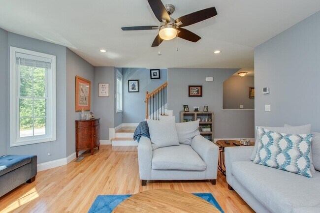 Building Photo - 11 Rockingham Rd