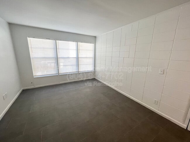 Building Photo - 1318 Sydney Pl