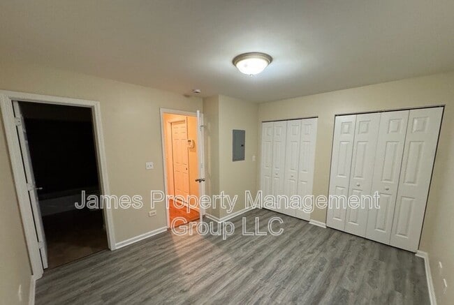 Building Photo - 1129 S Troy St